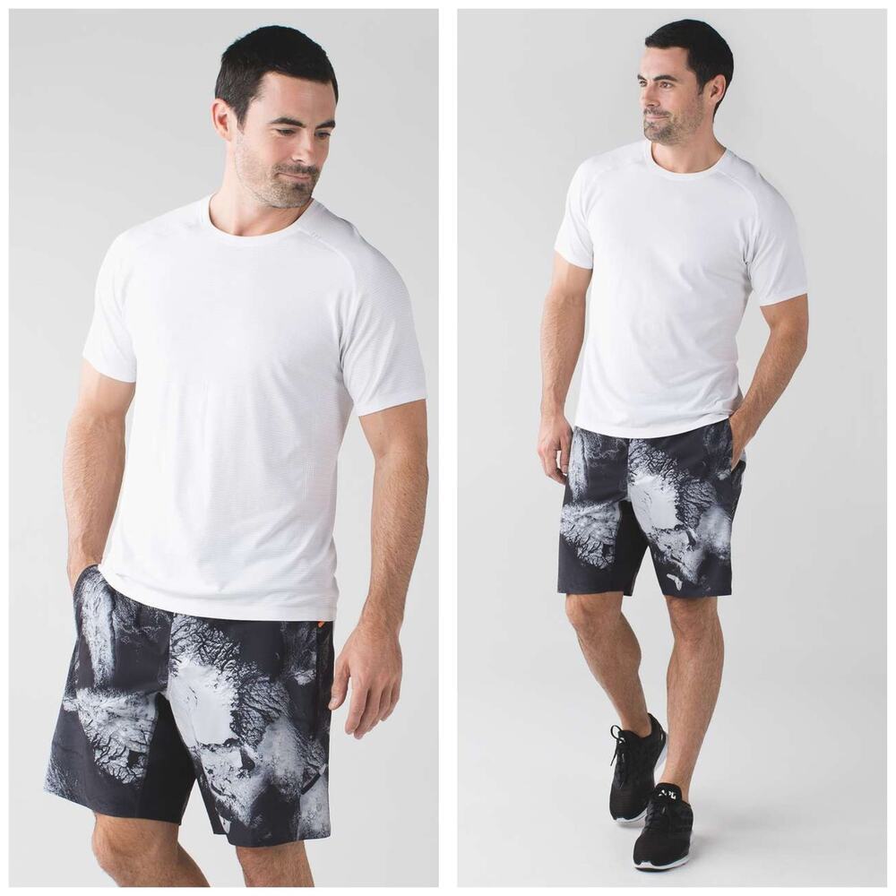 Lululemon Men’s Assert Short 9" Aerial Ice White Black / Black Size Small